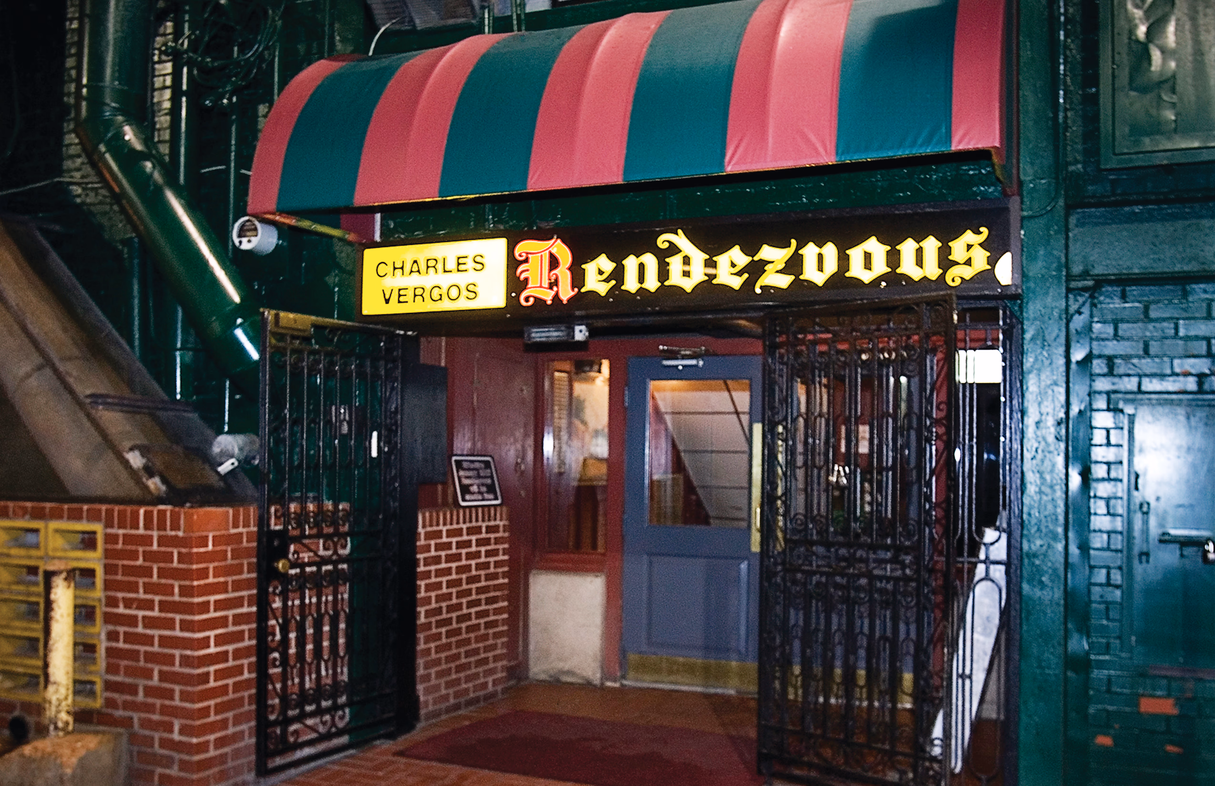Charlie Vergos' Rendezvous — photo 1