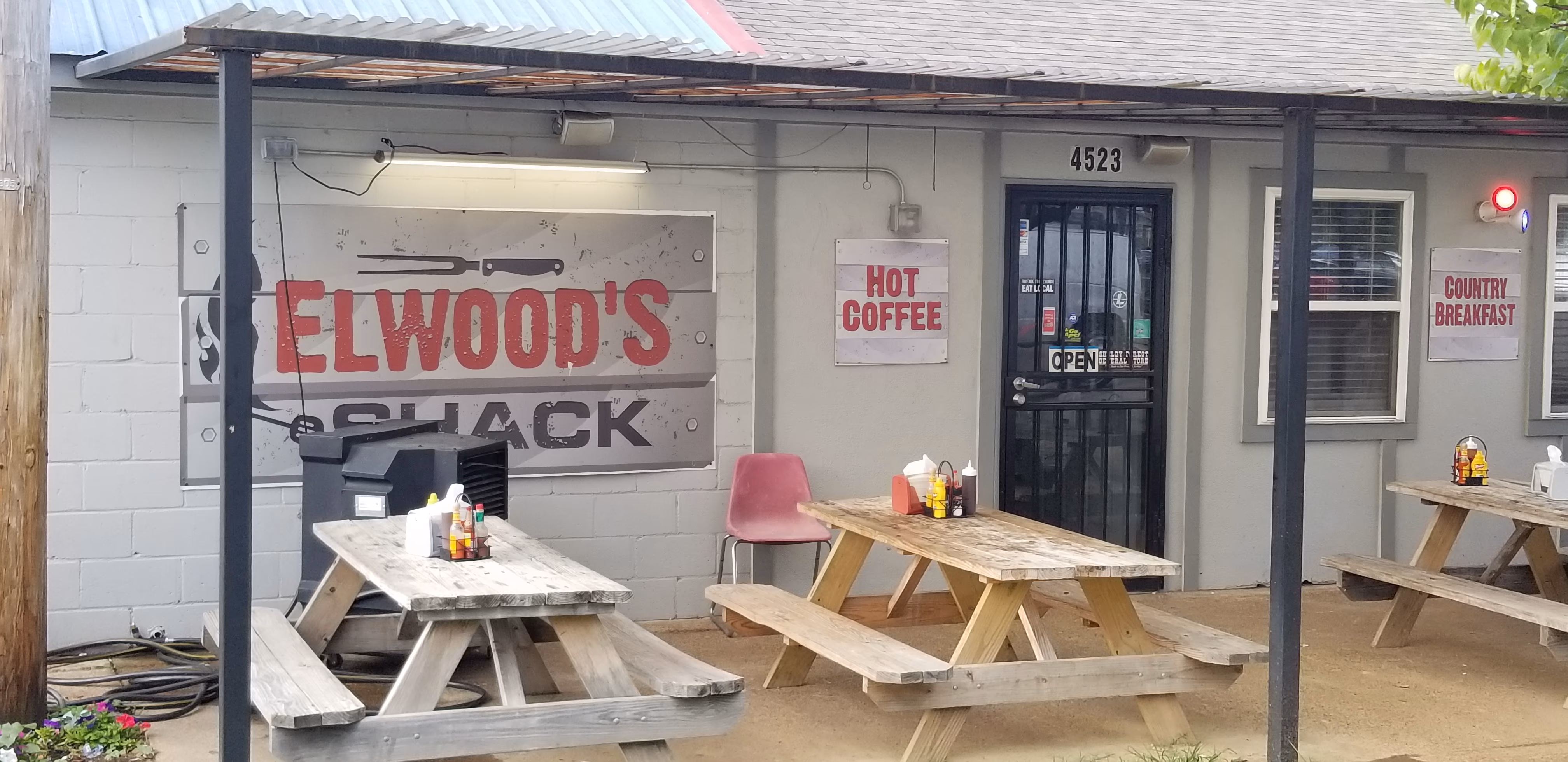Elwood's Shack — photo 1